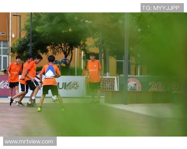 足球袁航的传奇之路从青涩少年到职业球员的奋斗历程与梦想追逐